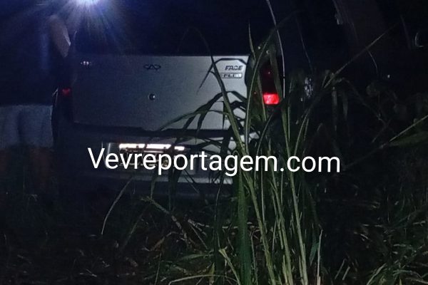 Veículo abandonado com marcas de tiros é encontrado pela Guarda Municipal após denúncia