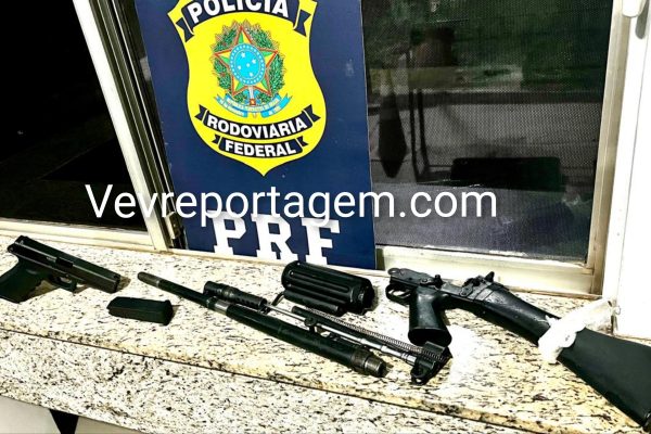 PRF apreende fuzil e pistola durante abordagem na BR-277