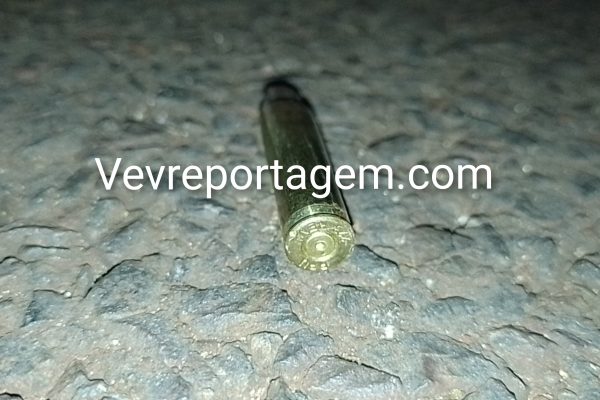 Tiroteio assusta moradores no bairro Portal da Foz; polícia encontra roupas falsificadas da Polícia Civil
