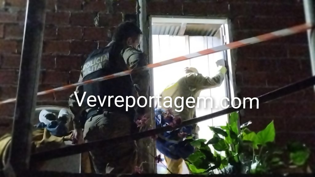 Homem é morto a tiro dentro de residência no bairro Portal da Foz