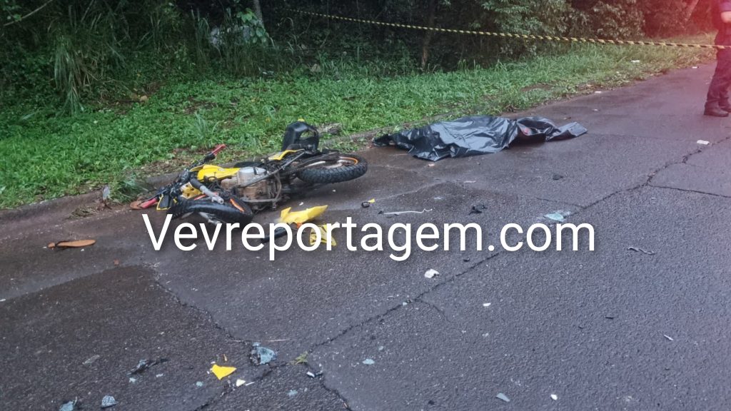 Motociclista morre em grave acidente na Avenida Beira Rio