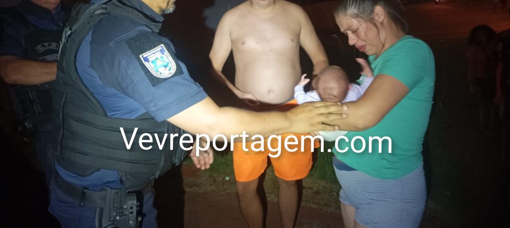 Mãe agradece guardas municipais que salvaram recém-nascida engasgada em Foz do Iguaçu