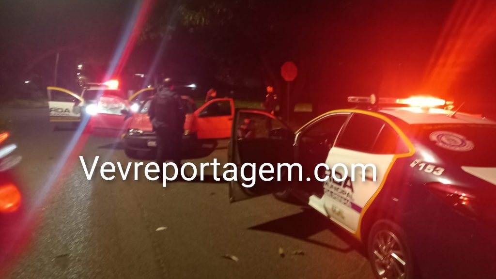 Guarda Municipal apreende veículo carregado com cigarros contrabandeados na Vila Portes
