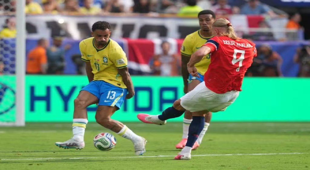 Com lance contra o Brasil na disputa, Fifa abre votações para o gol mais bonito da Copa