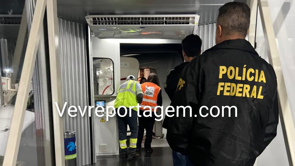Passageiro é retirado de aeronave após fazer referência a possível bomba em caixa de som