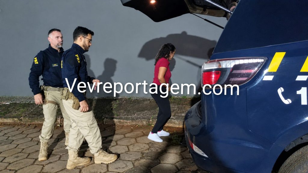 PRF prende mulher com maconha durante fiscalização na BR-277