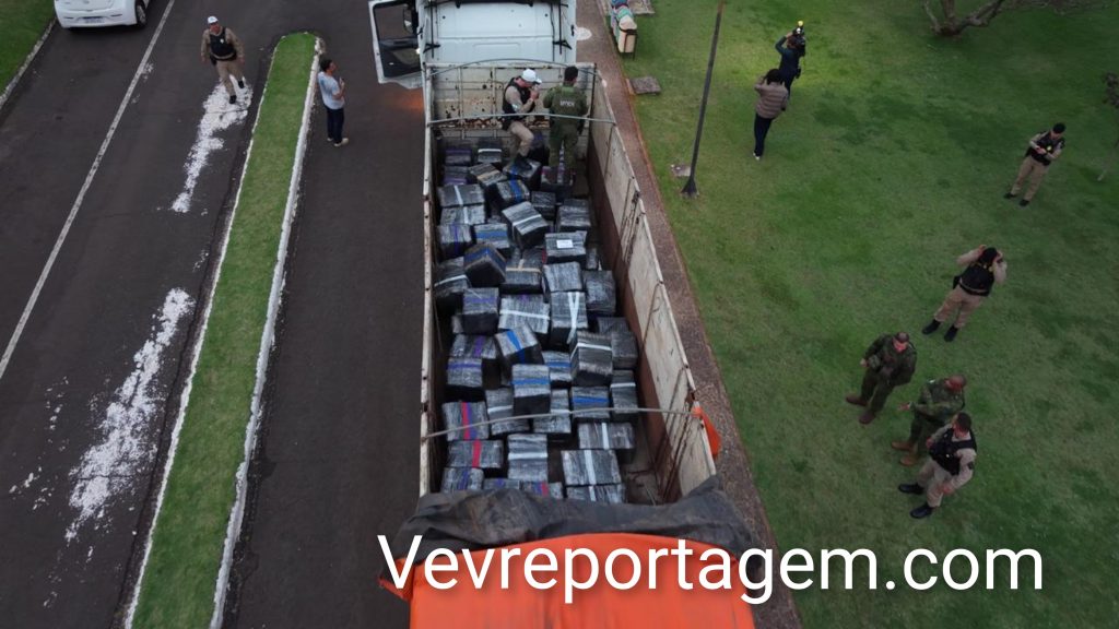 Policia Militar apreende mais de 4,2 toneladas de maconha em carreta